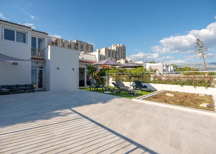 Royal Lux Residence